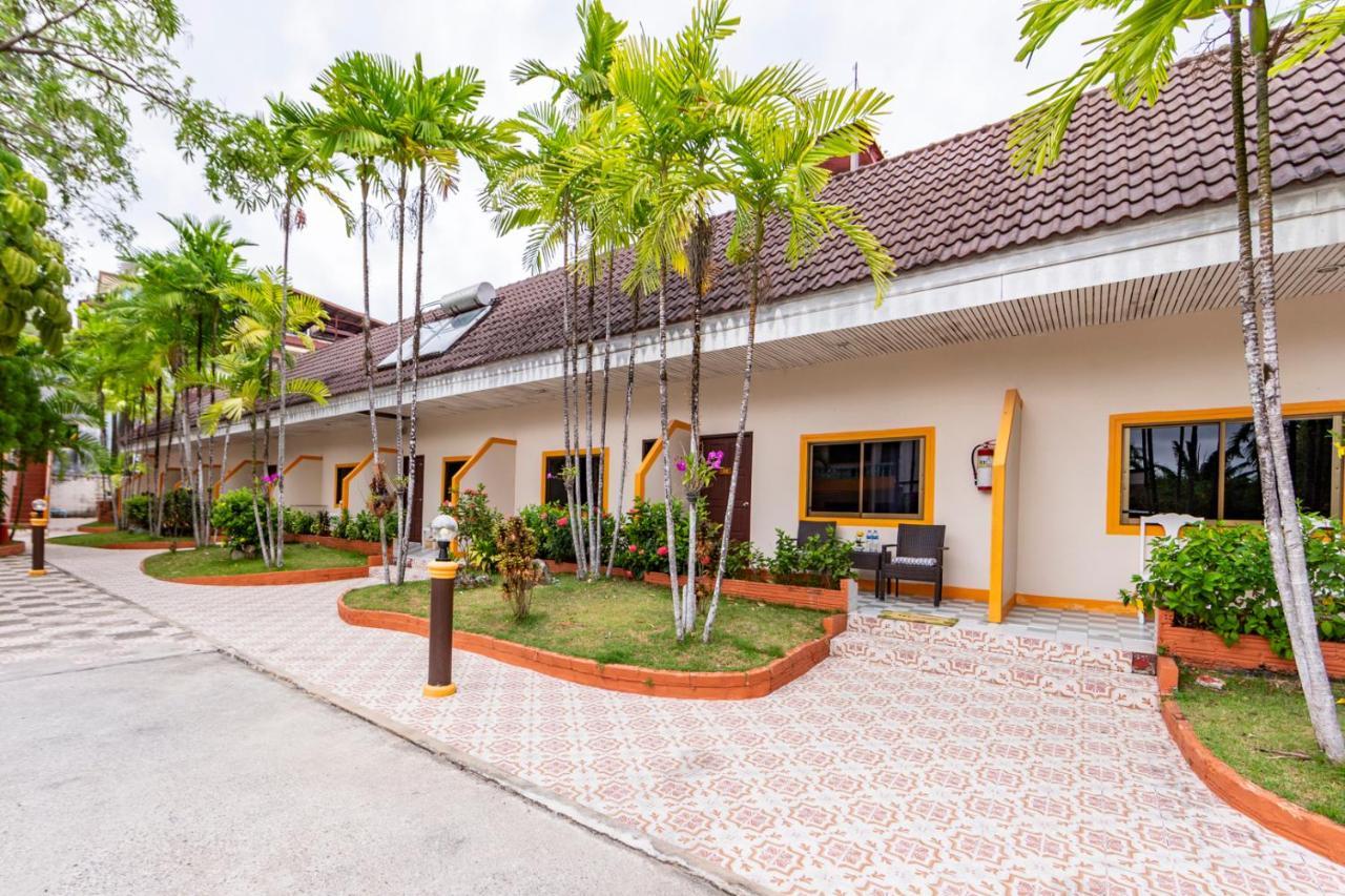 Coconut Resort Hotel Patong Kültér fotó