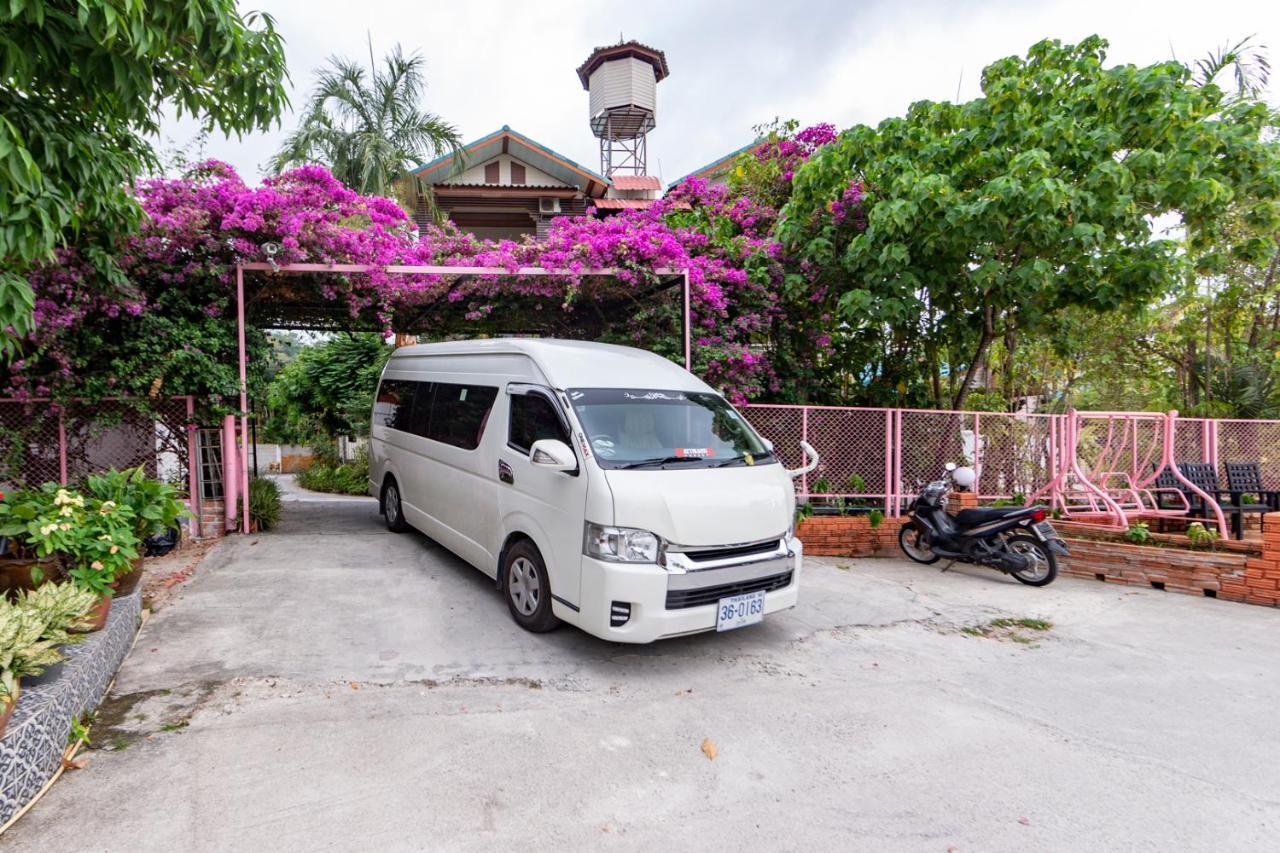 Coconut Resort Hotel Patong Kültér fotó