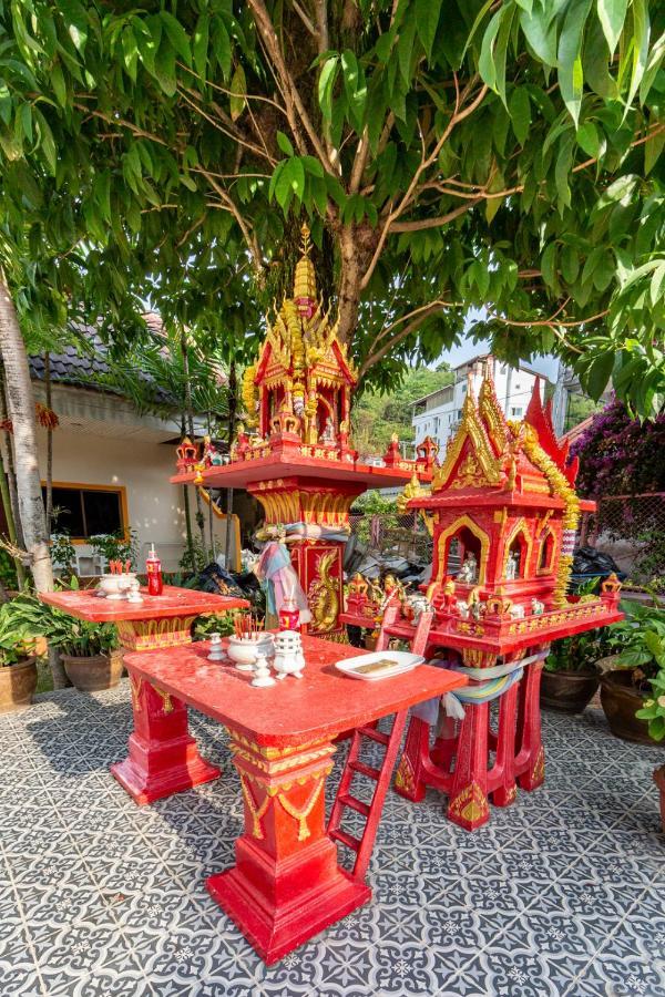 Coconut Resort Hotel Patong Kültér fotó