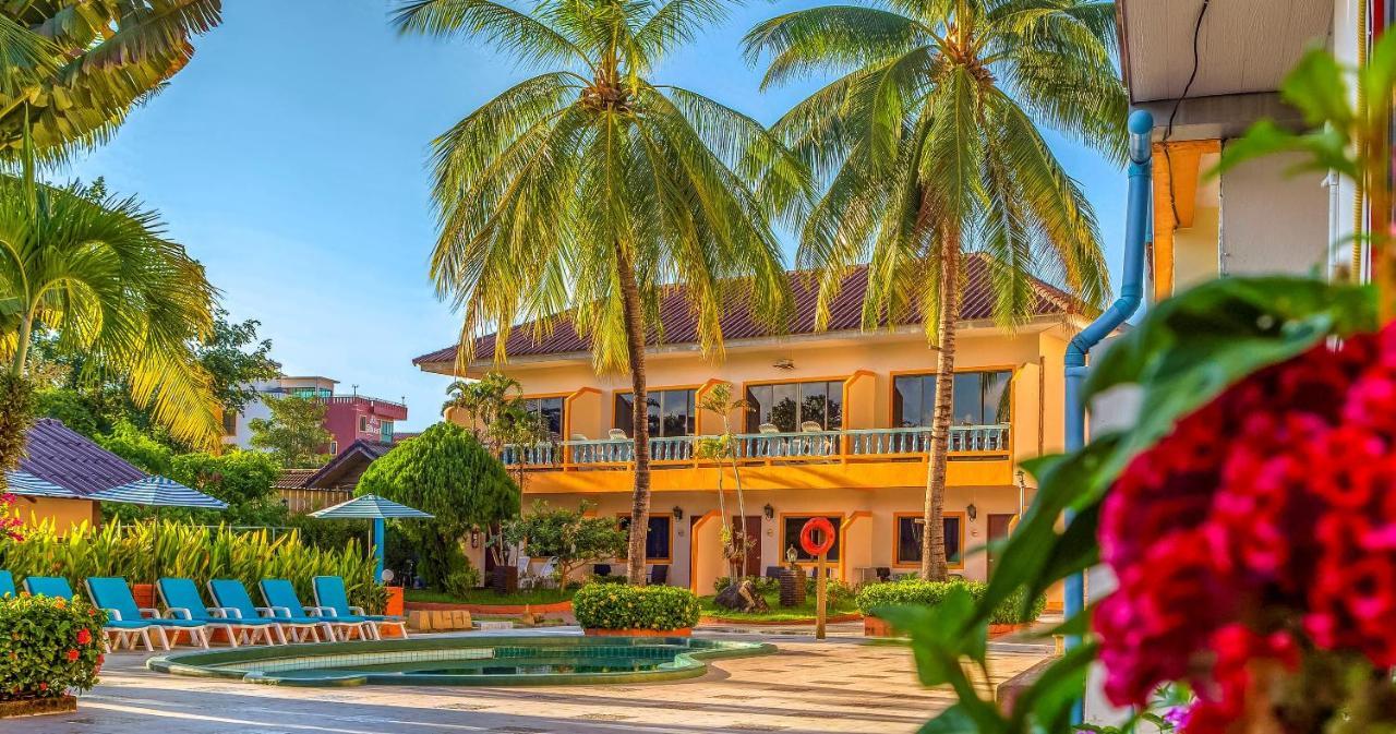 Coconut Resort Hotel Patong Kültér fotó