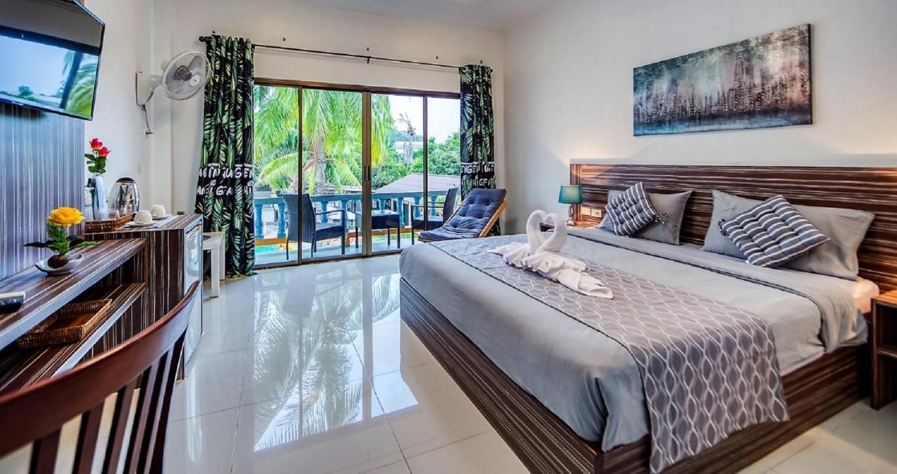 Coconut Resort Hotel Patong Kültér fotó