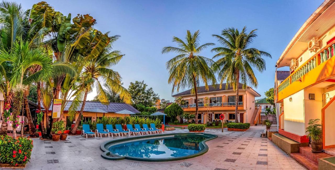 Coconut Resort Hotel Patong Kültér fotó