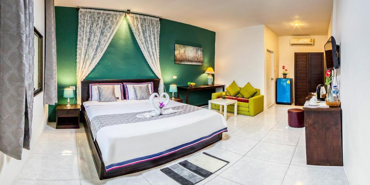 Coconut Resort Hotel Patong Kültér fotó